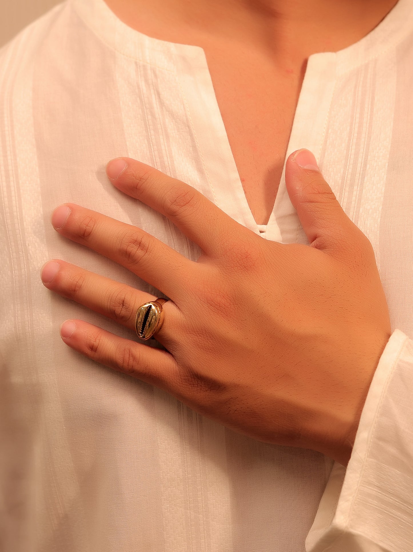 Seem Golden Men's Finger Ring