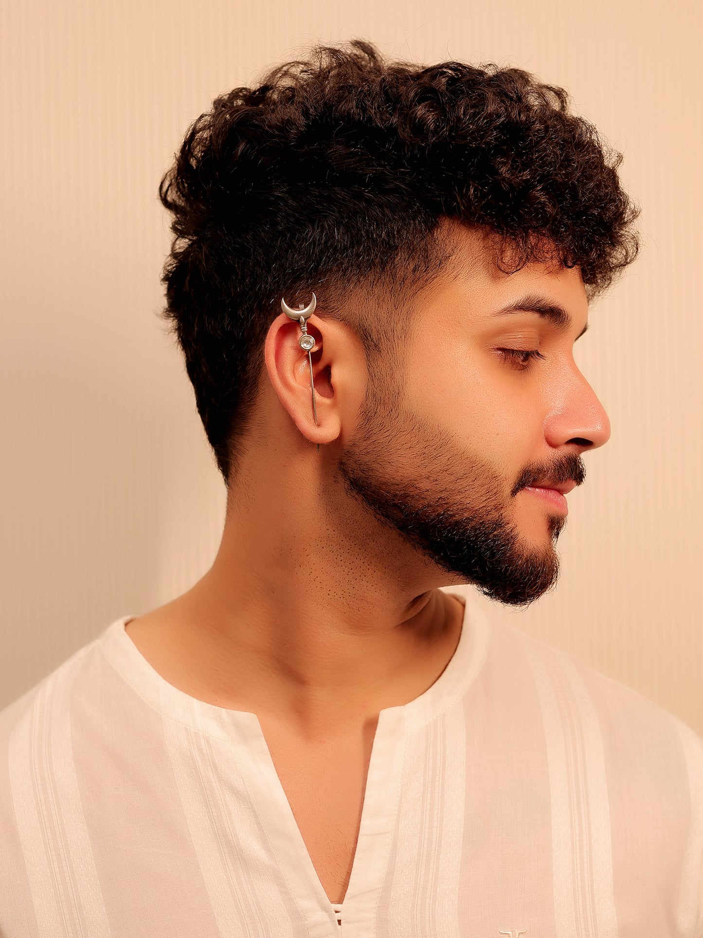 Nisheet White Men's Earcuff