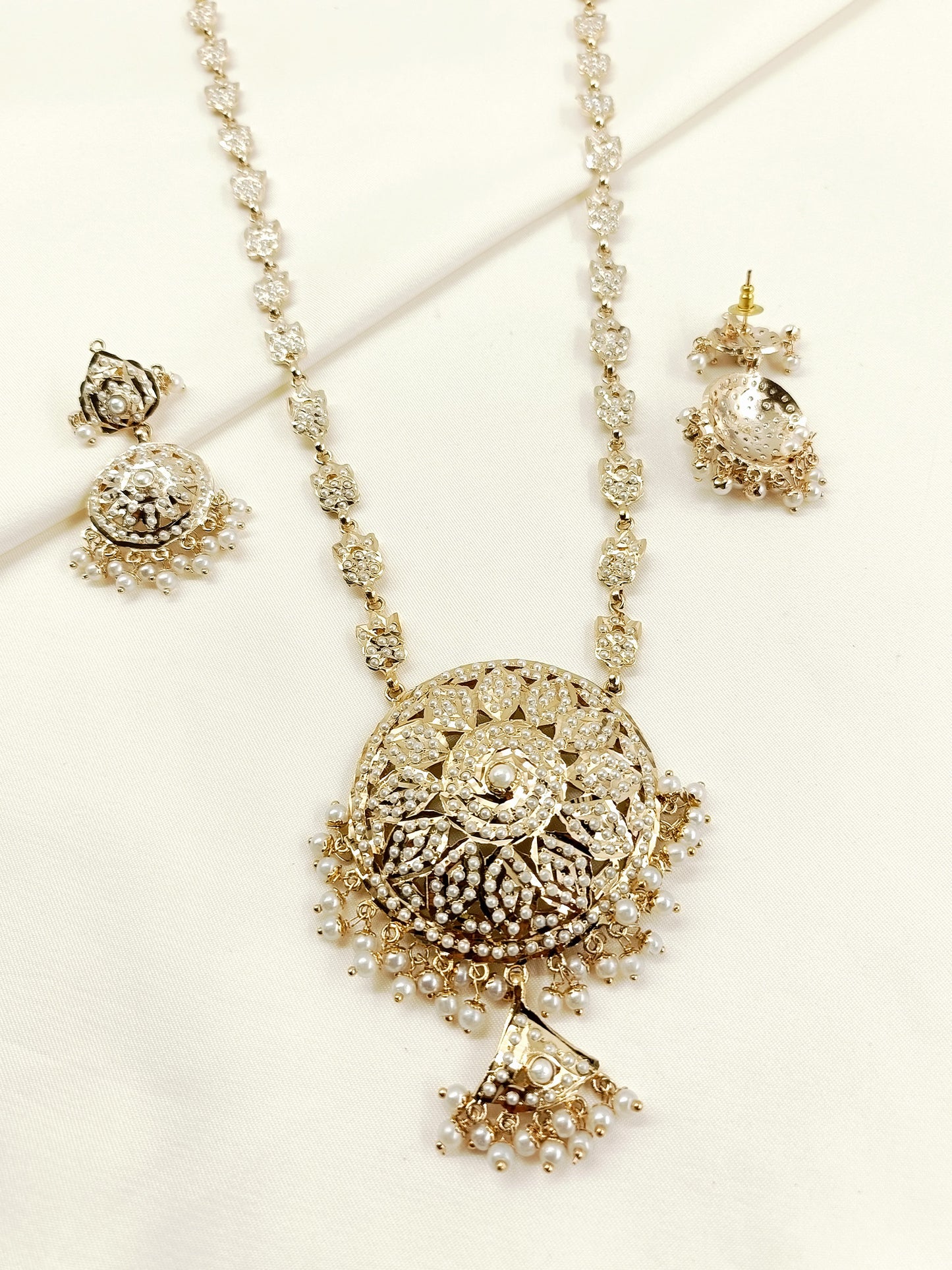 Demira White Pearl Jadau Necklace Set