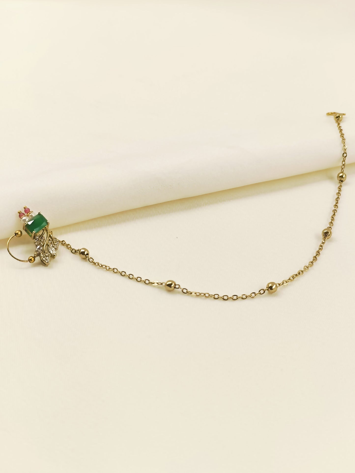Taniya Polki Nath with Chain