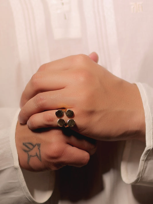 San Golden Men's Finger Ring