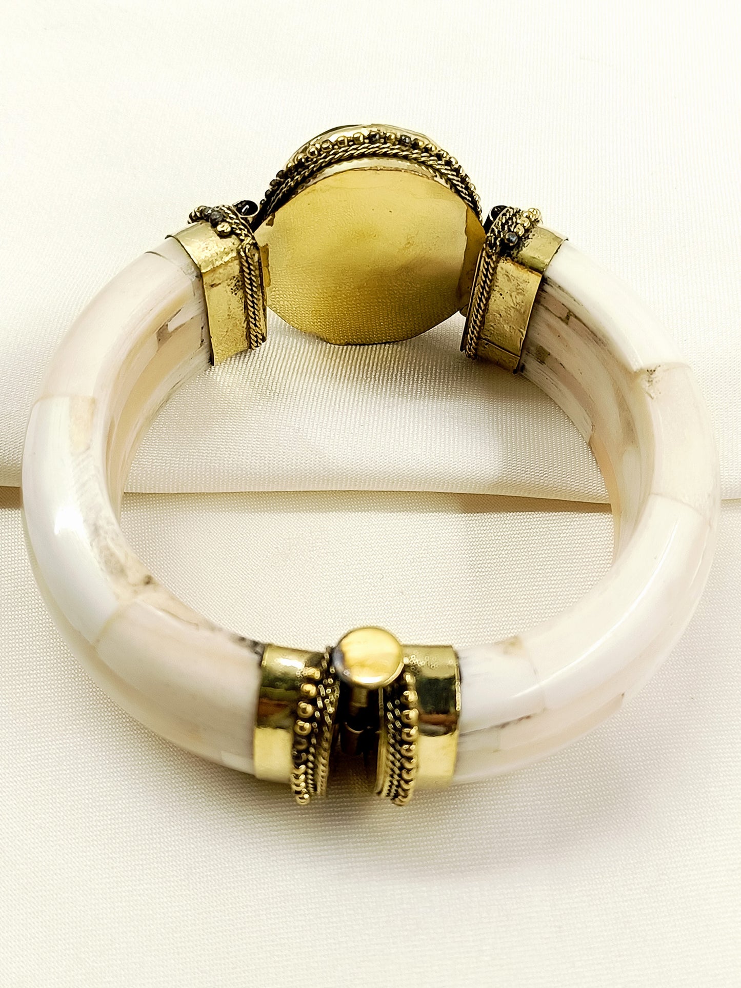 Harshiy White Camelbone Openable Men's Bracelet