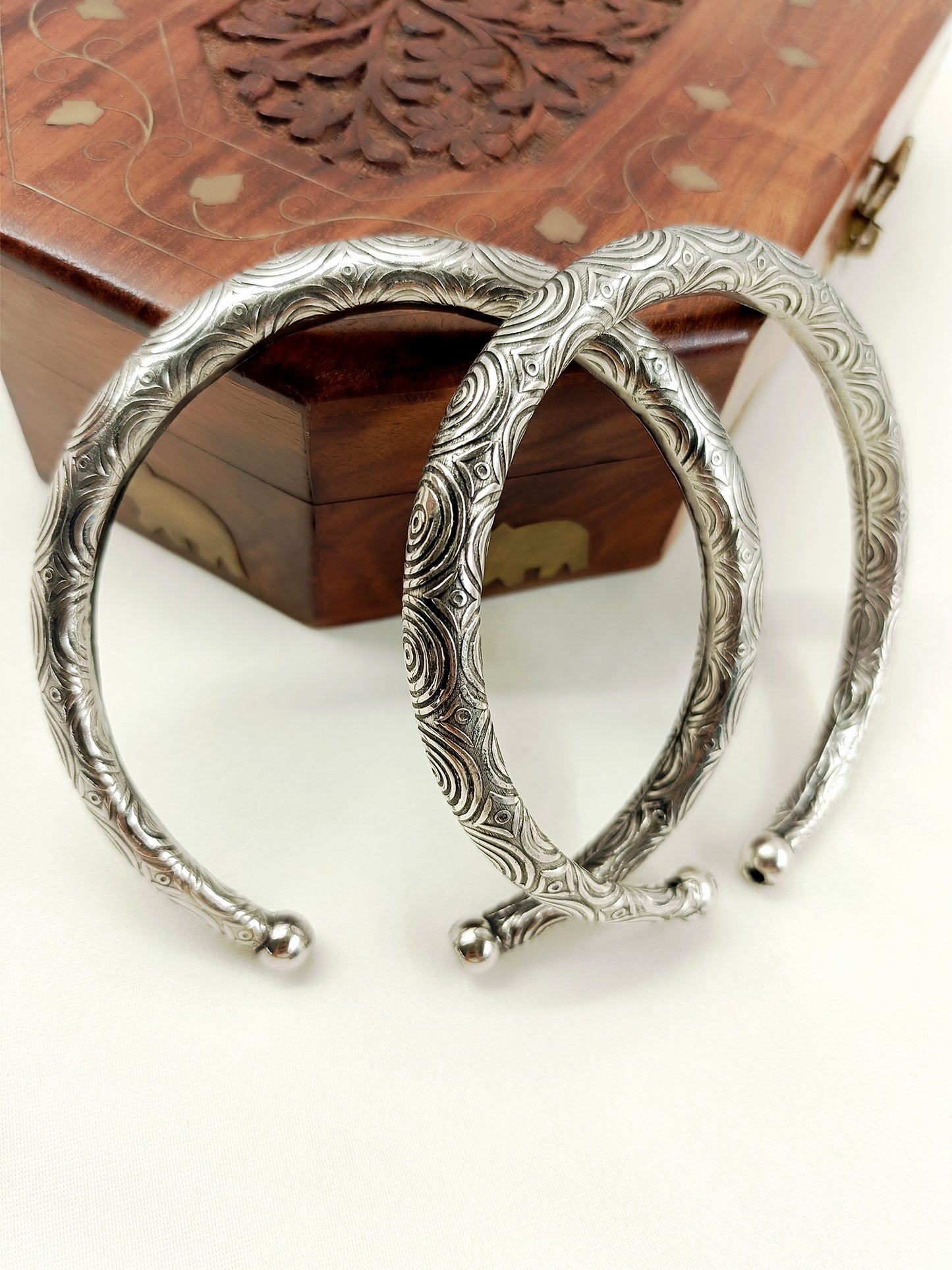 Krsna Men's Silver Anklet [Price Is For Pair]