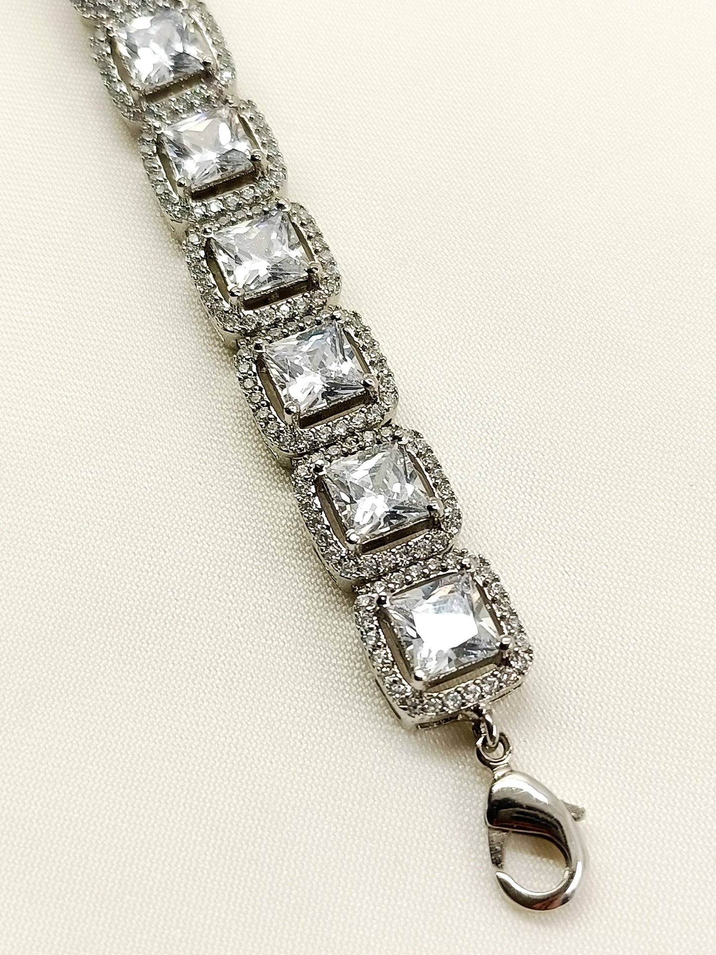 Vaishali American Diamond Silver Plated Bracelet