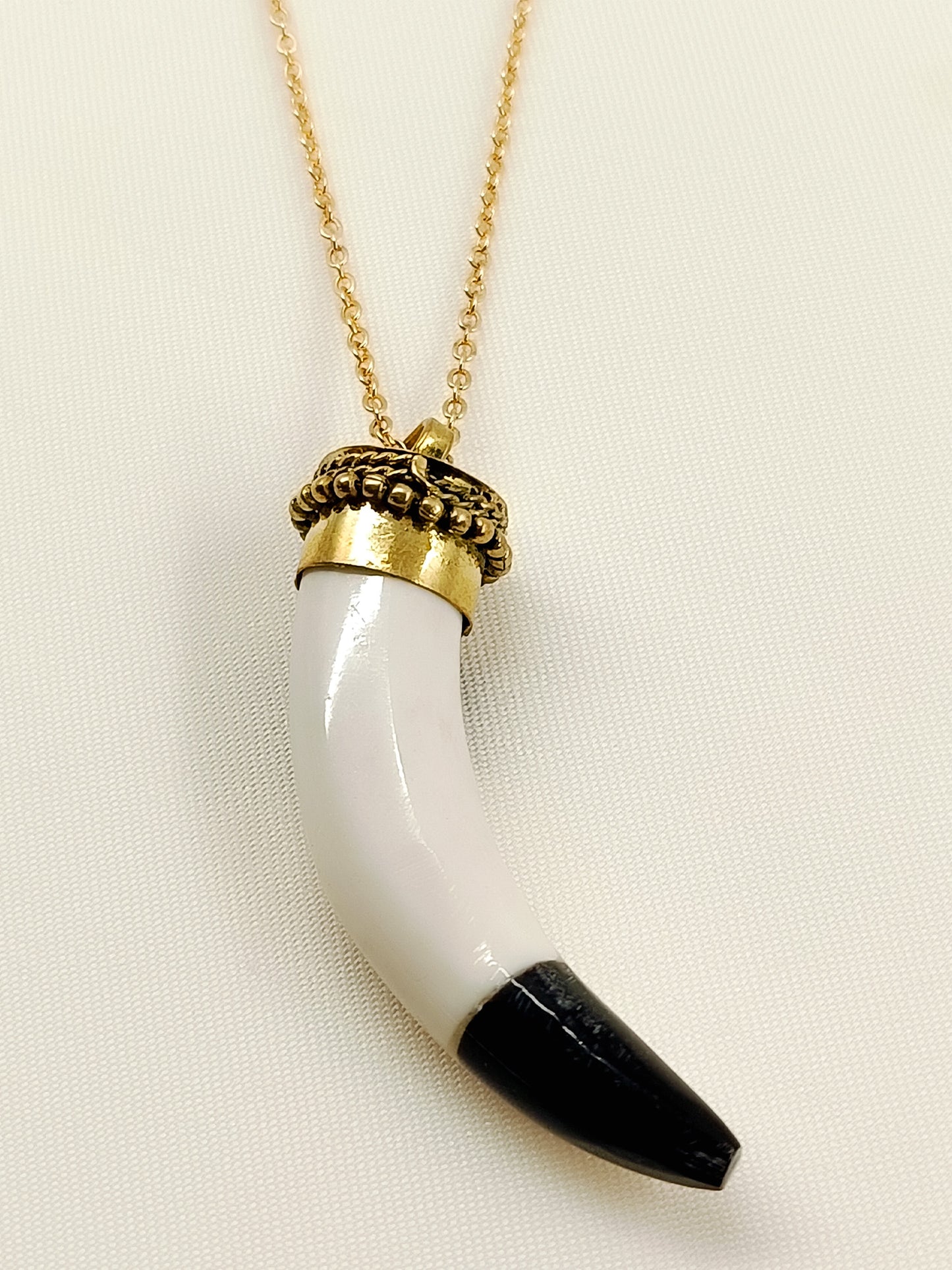 Ridhan White Bone Men's Neckpiece