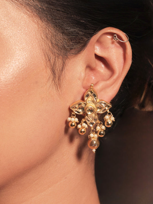 Mukti Off White Gold Plated Kundan Tops