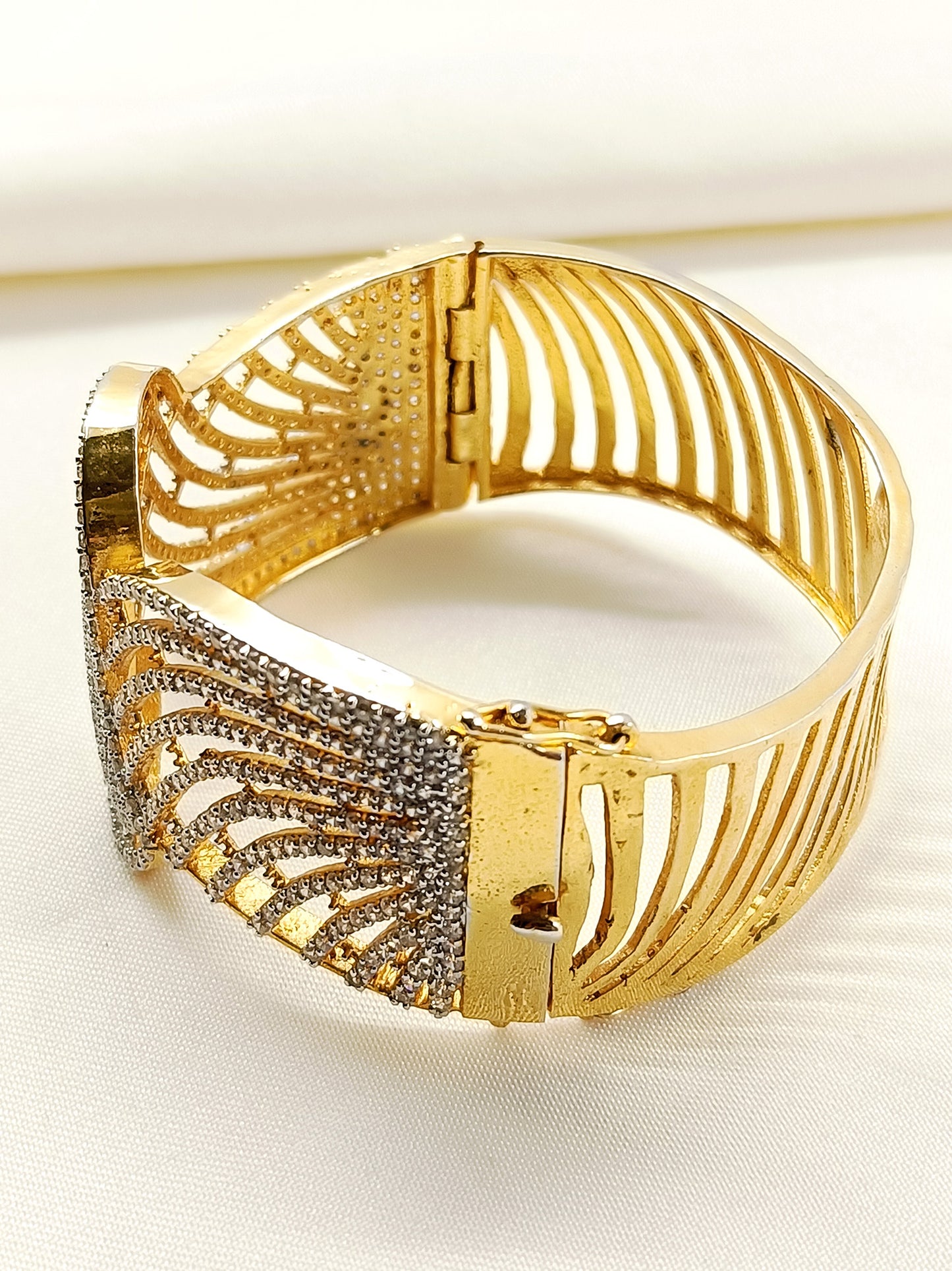 Vimla White Gold Plated American Daimond Braclet