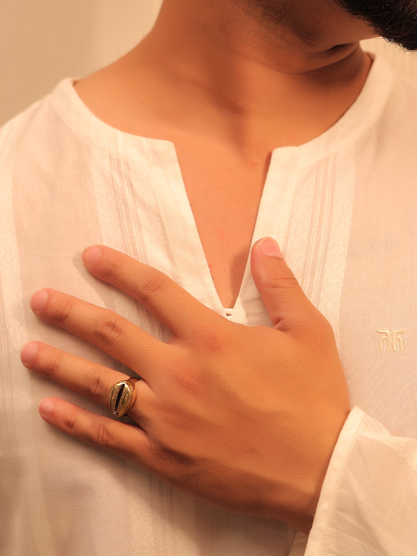 Seem Golden Men's Finger Ring