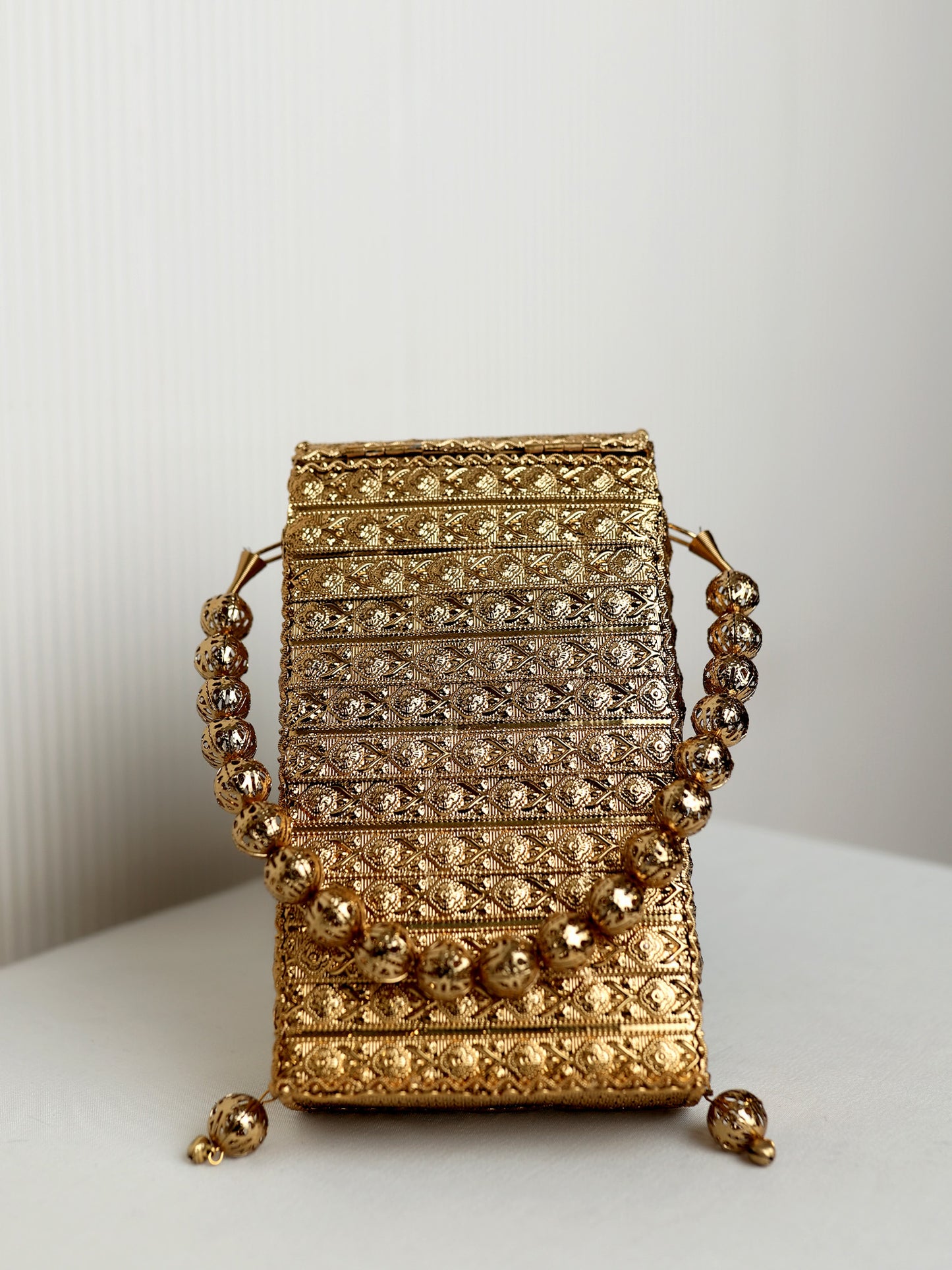 Saavi Green Golden Mobile Pouch