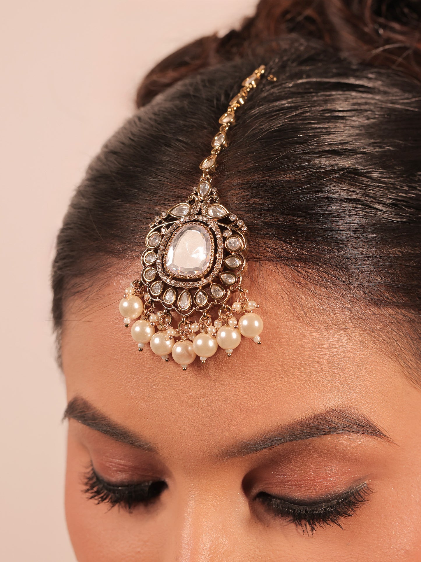 Chinky White Polki Necklace Set