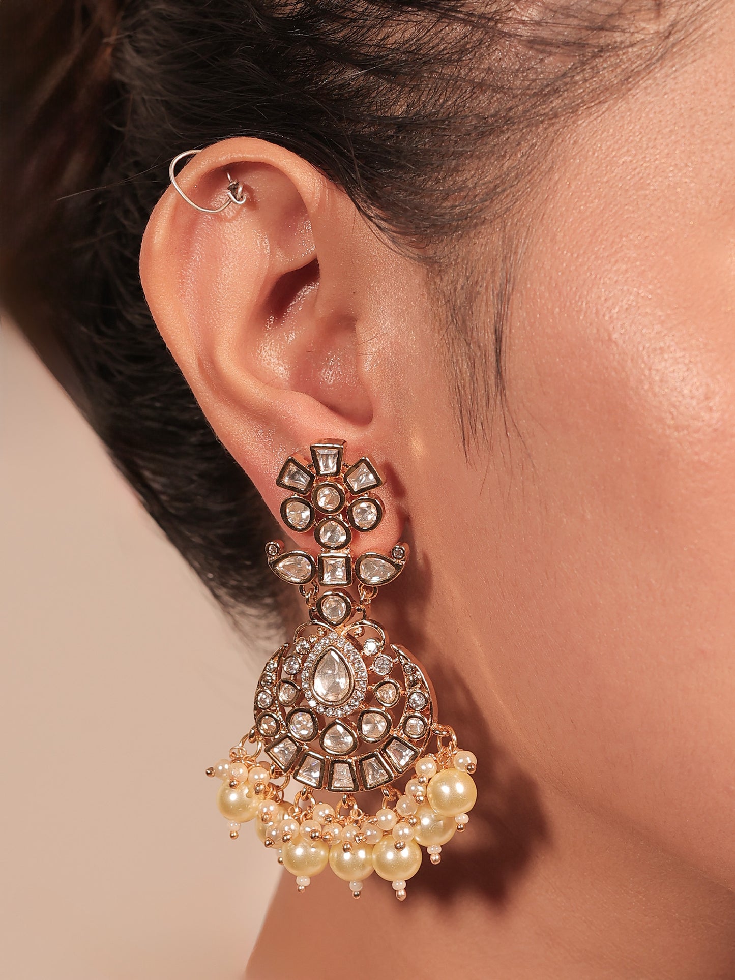 Adalyn White Kundan Necklace Set