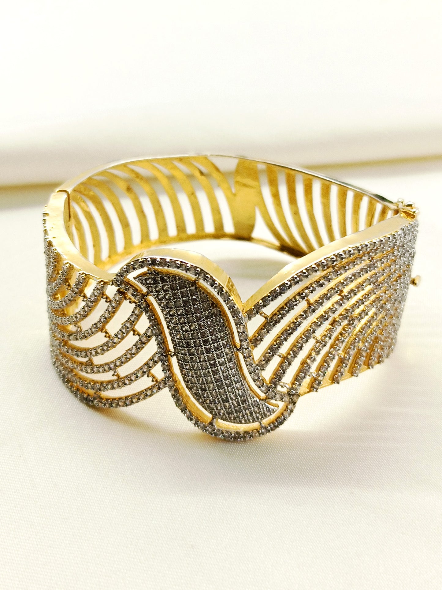 Vimla White Gold Plated American Daimond Braclet