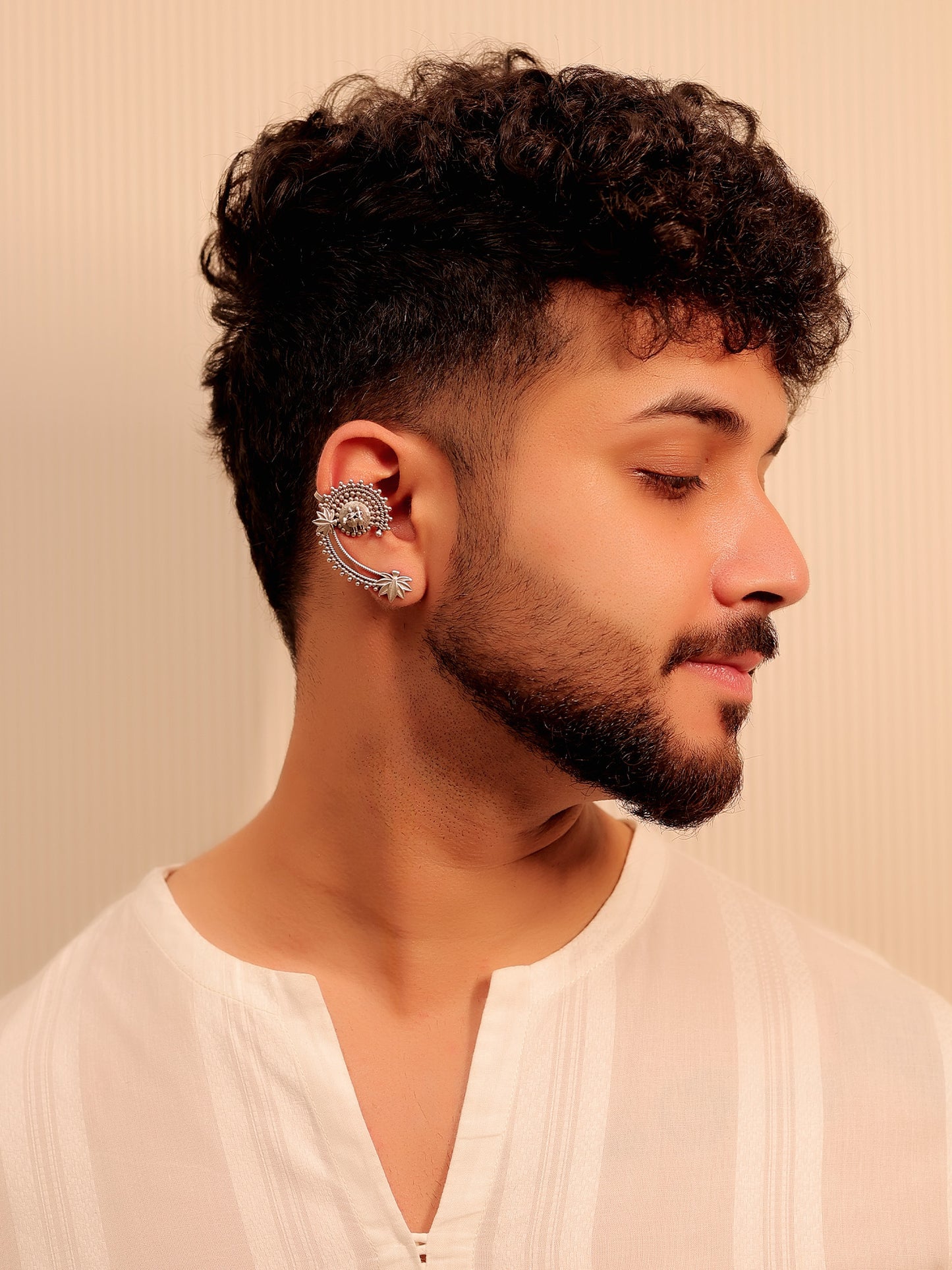 Hitesh Plain Men's Earring With Stud