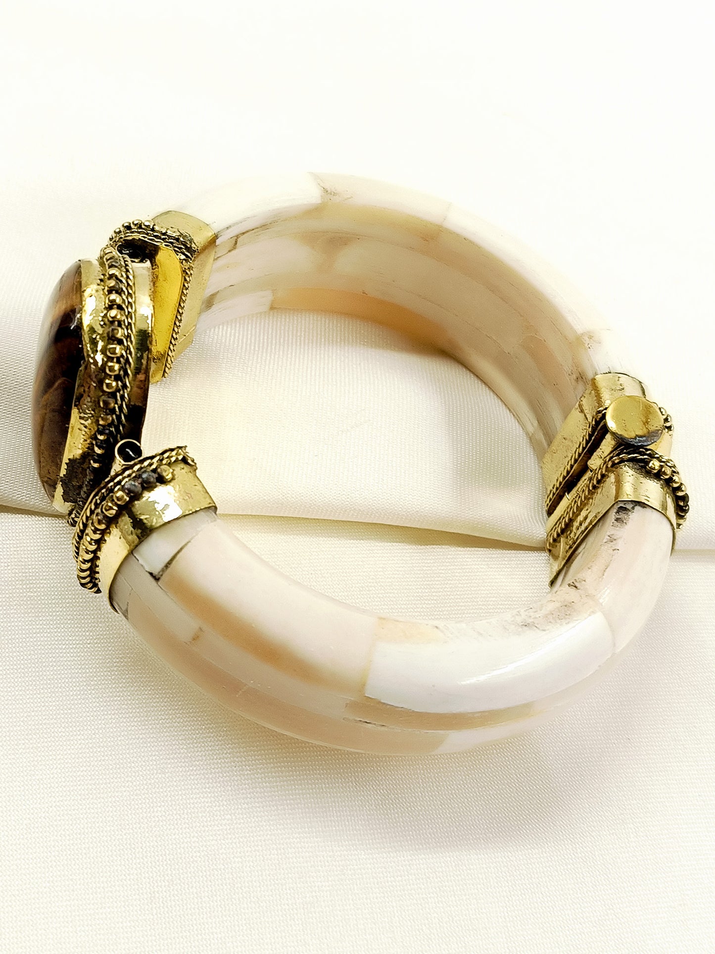 Harshiy White Camelbone Openable Men's Bracelet