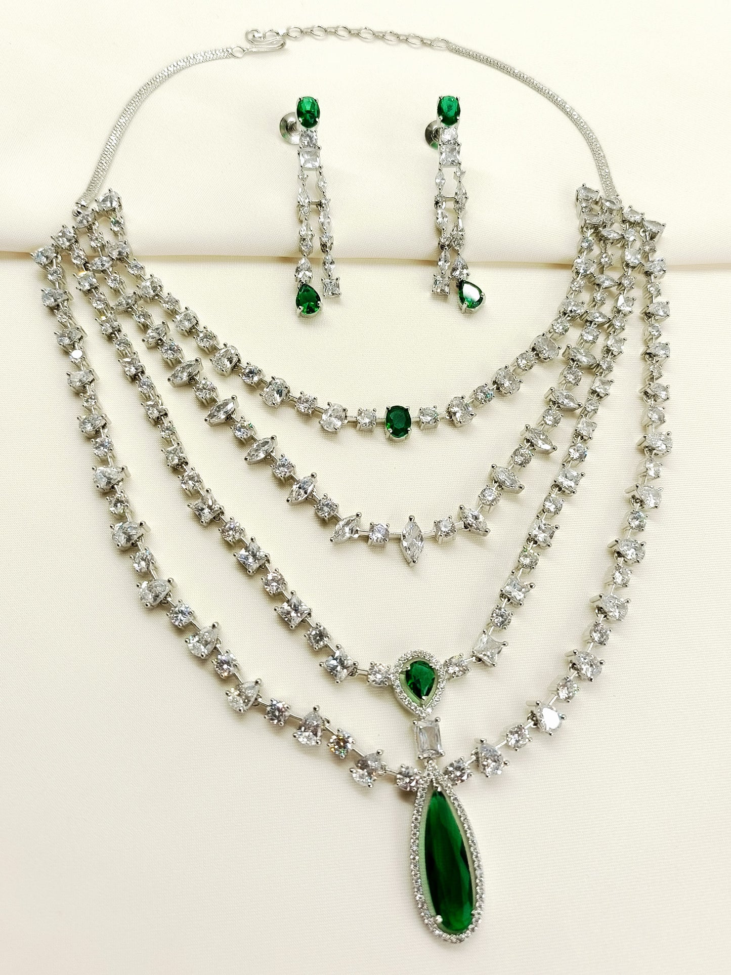 Ives Emerald American Diamond Set