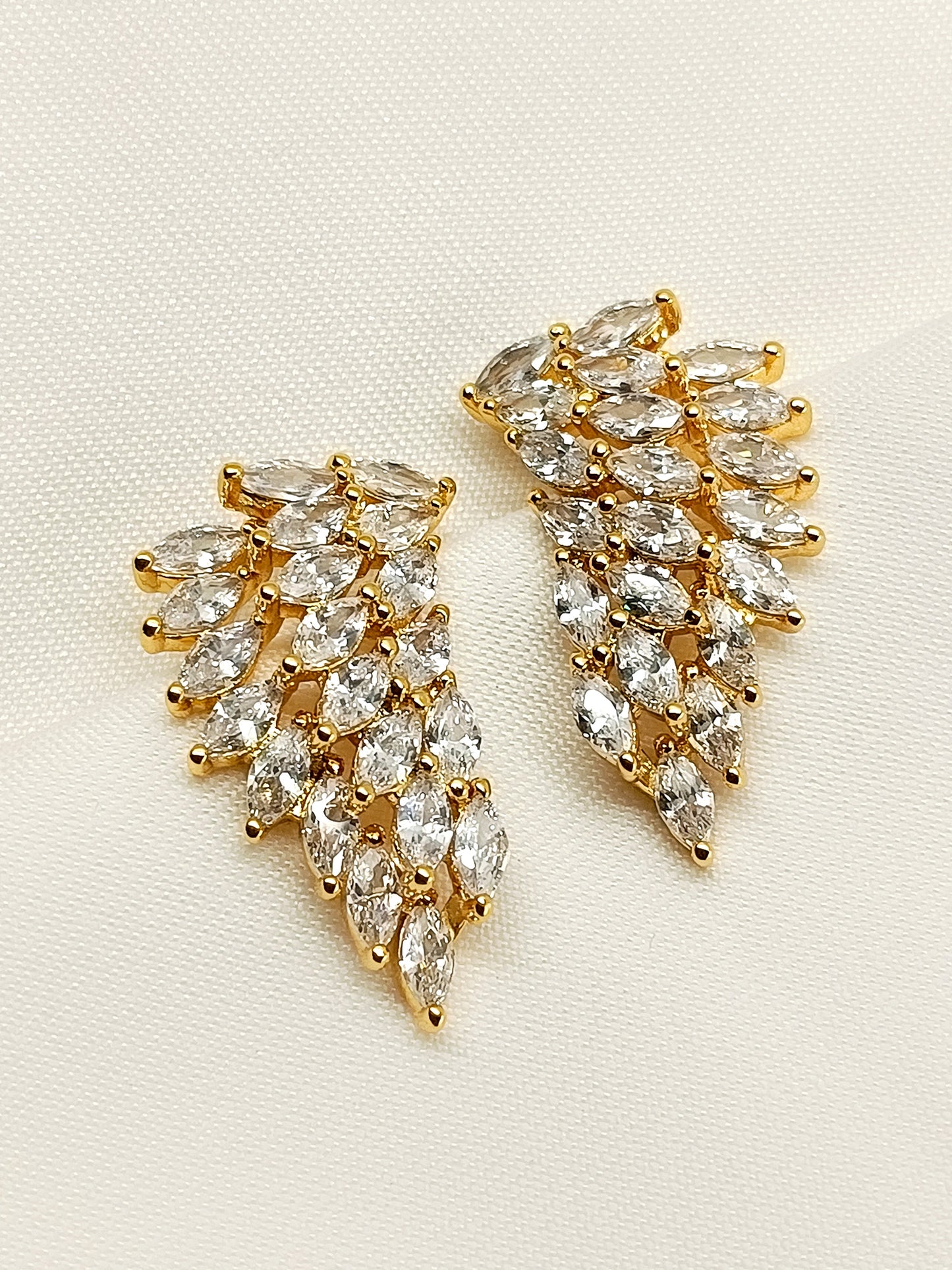 Naitra White American Daimond Earcuff