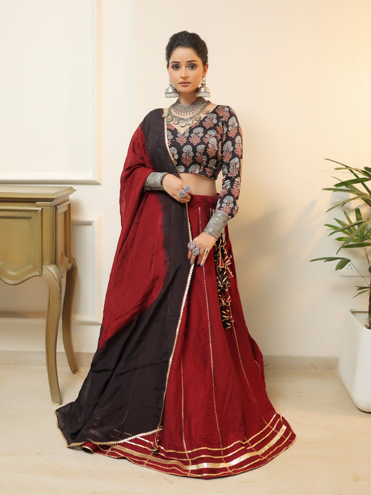 Dvija Lehenga