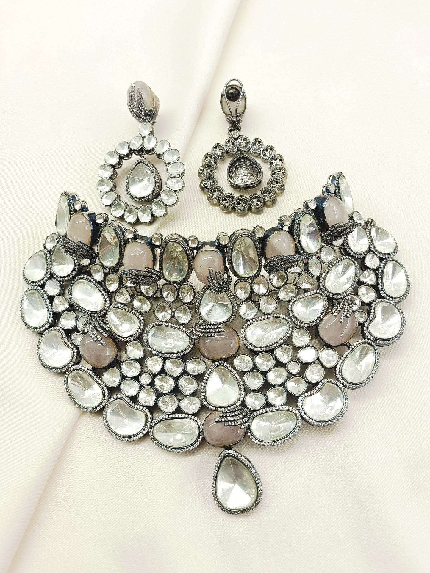 Sulakshna Grey Victorian Necklace Set