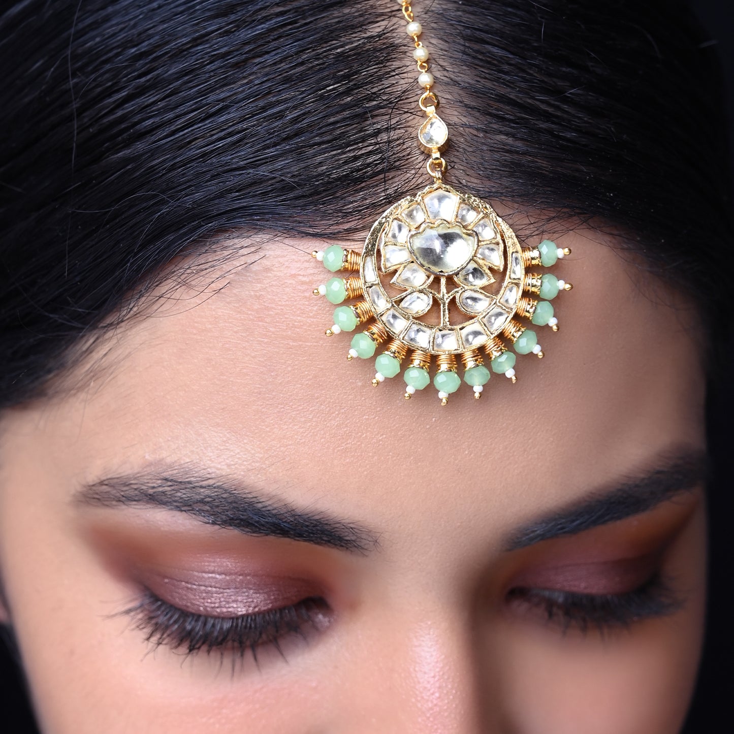 Soniya Mint Green Pachi Kundan Mang Tikka