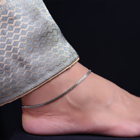 Urvashi Silver Plated Delicate Payal/Anklet