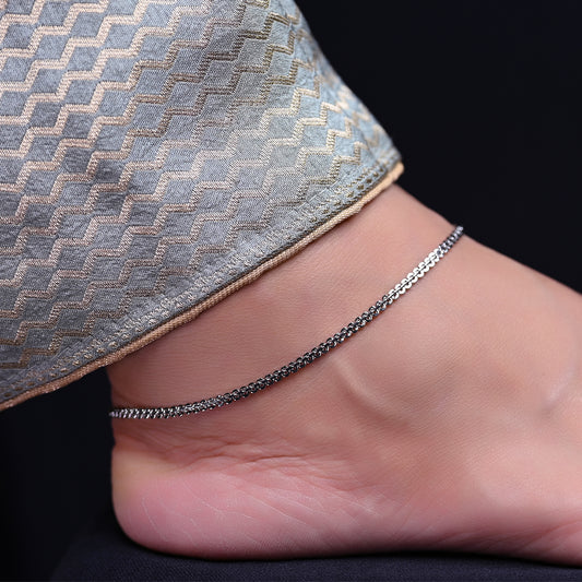 Urvashi Silver Plated Delicate Payal/Anklet