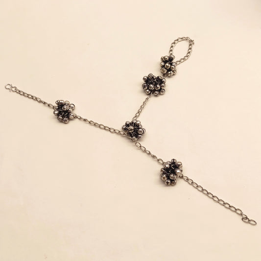 Mehrish Silver Oxidized Hathphool