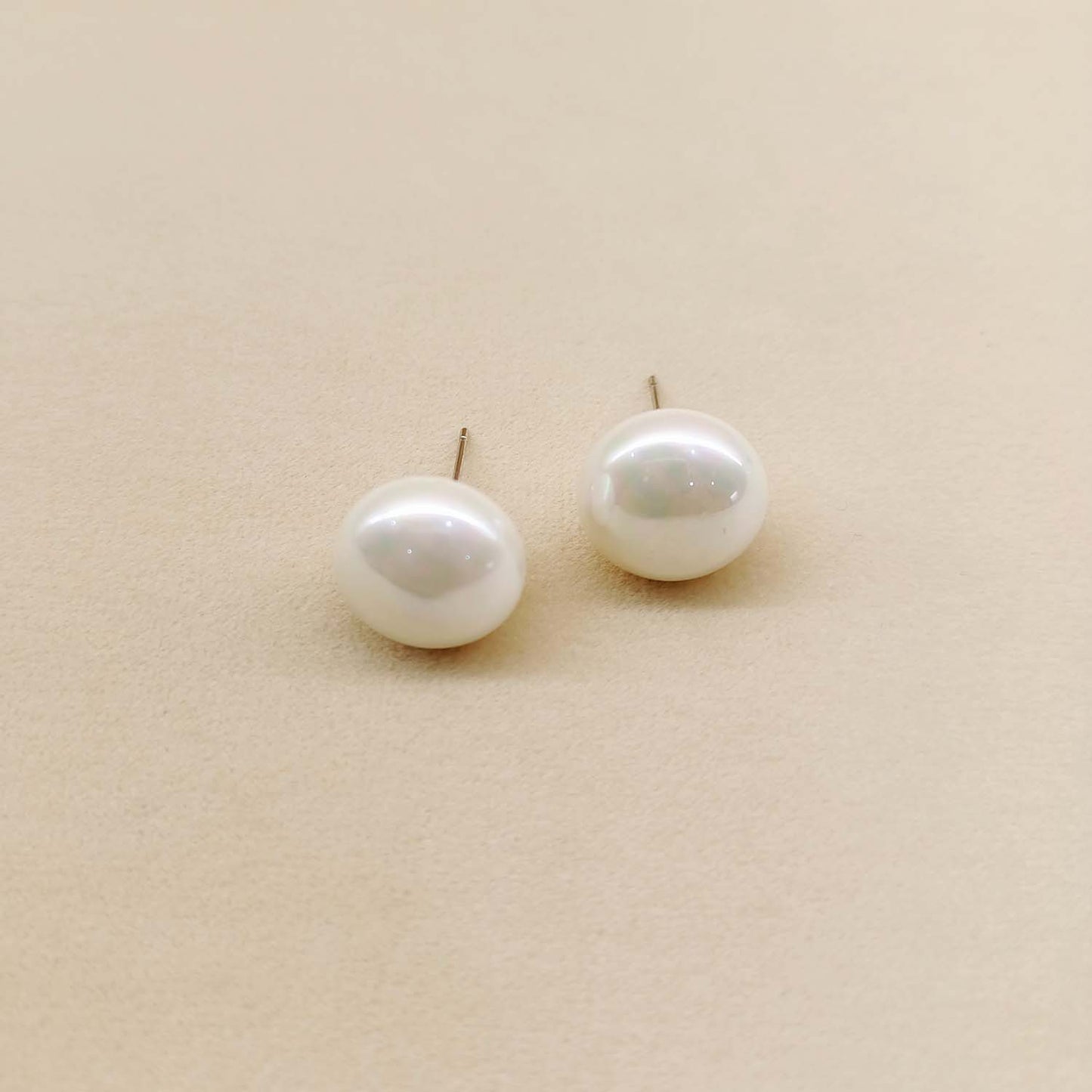 Jasleen Pearl White Natural Pearl Stud