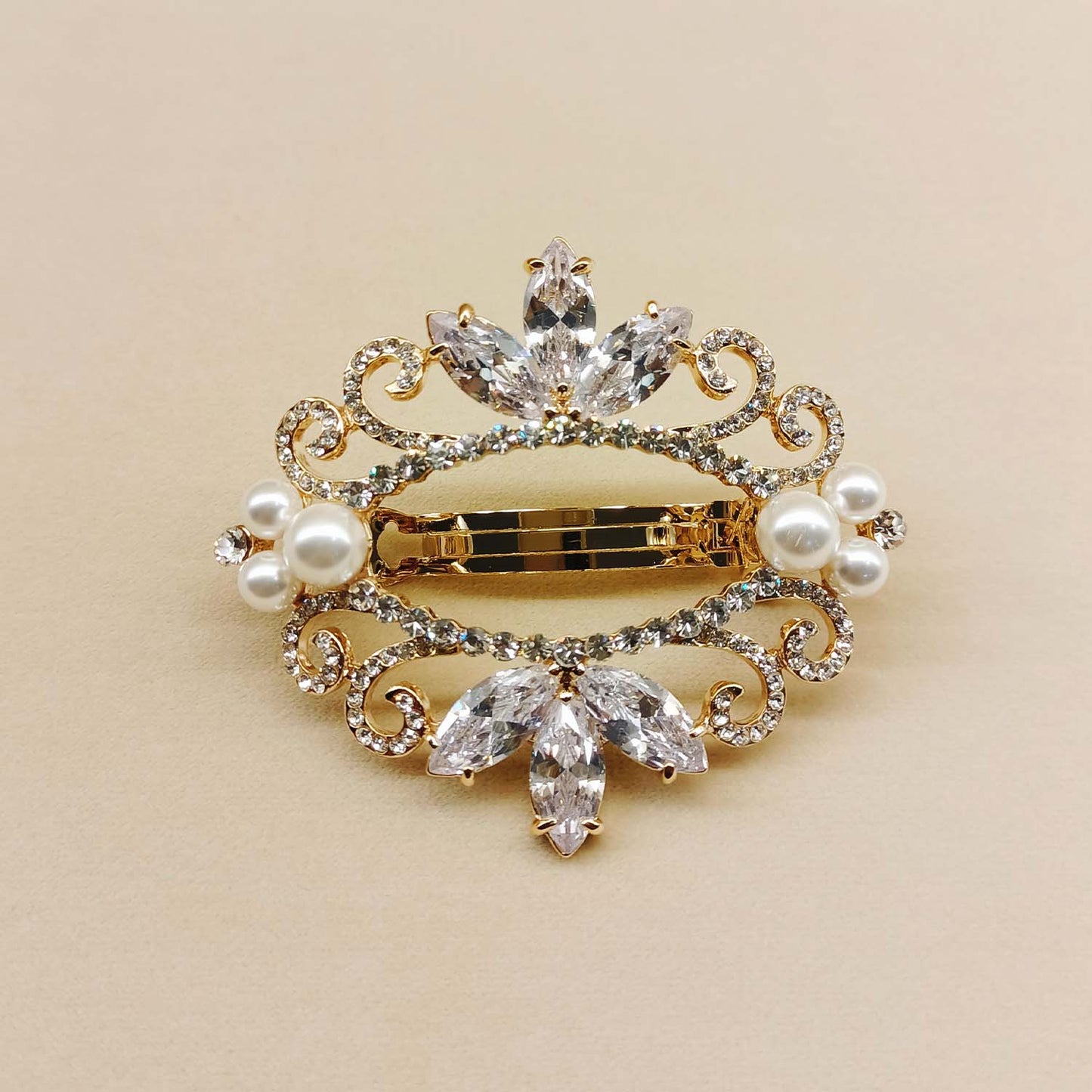 Bharti Pearl White Gold Plated Beautiful Clip