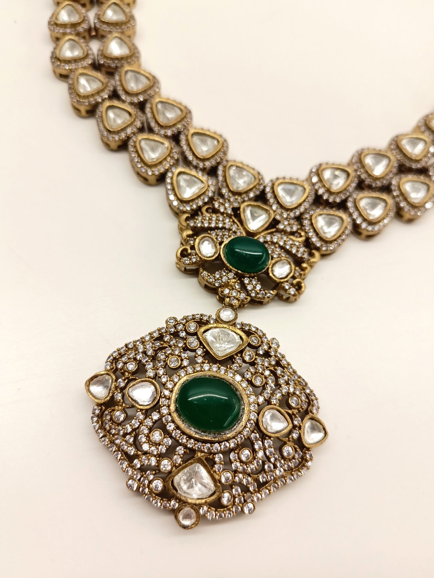 Ekantika Emerald Stone With Kundan Victorian Necklace Set