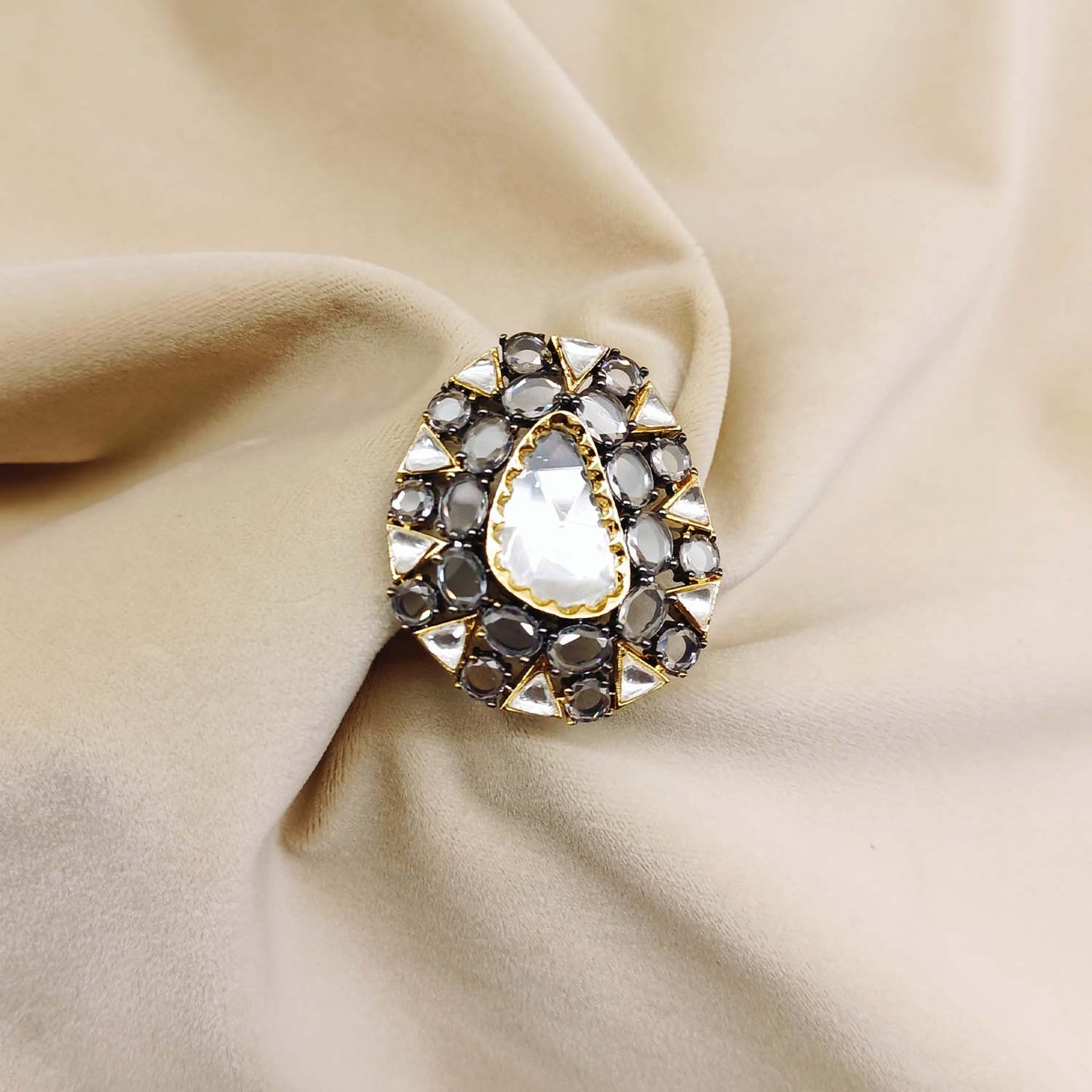 Hemakshi Diamonds Gold & Rhodium Plated Victorian Ring