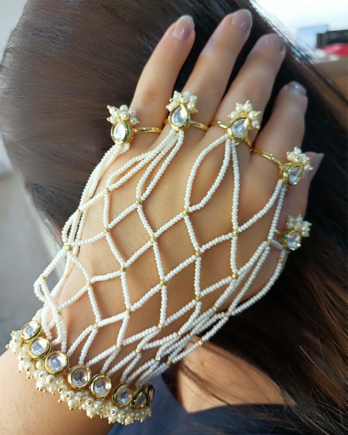 Naina White Gold Plated Kundan Hathphool With Pearls