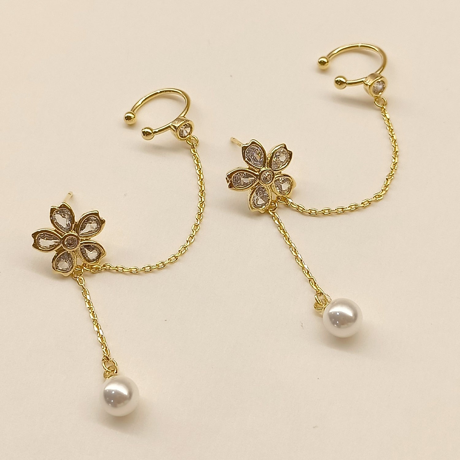 Details 64+ white gold earrings design super hot